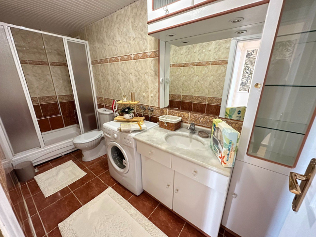 Квартира с красивым и уютным интерьером 2+1 в центре Алании.