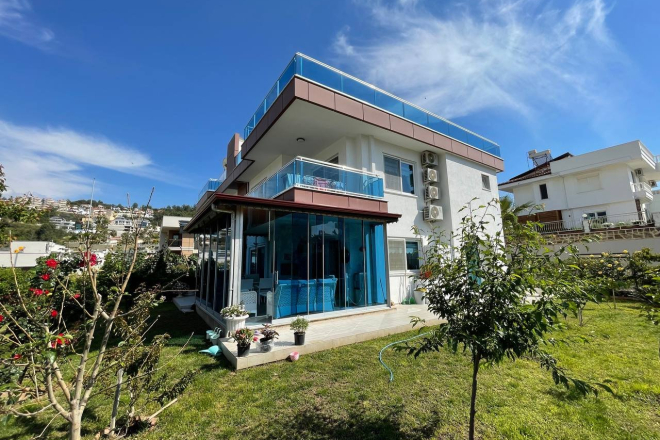 Magnificent double villa in Kargicak with stunning sea and nature views