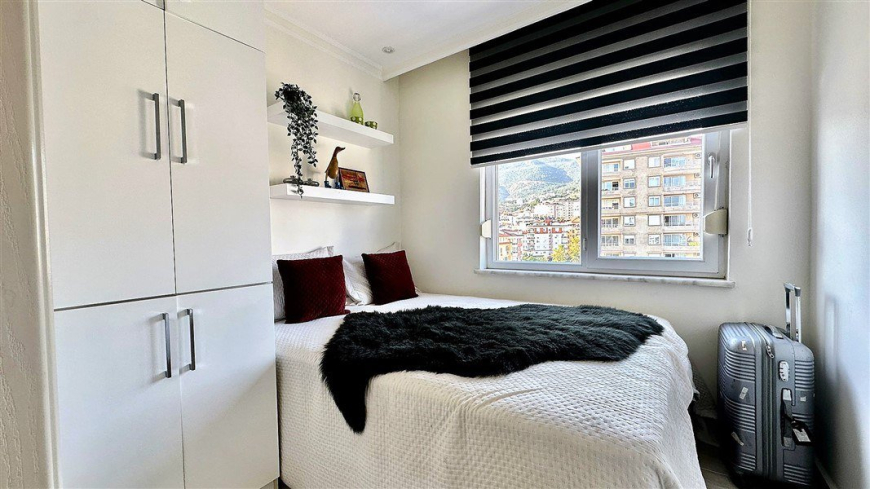 Продажа просторной квартиры с тремя спальнями и остекленным балконом в Джикджилли