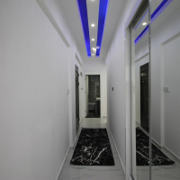 Продается квартира с двумя спальнями, после дизайнерского ремонта в центре Алании, в 200м от пляжа Клеопатры