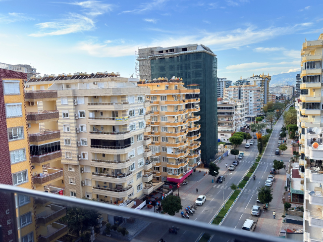 Просторная квартира 2+1 с панорамным видом на море в самом центре Махмутлара!