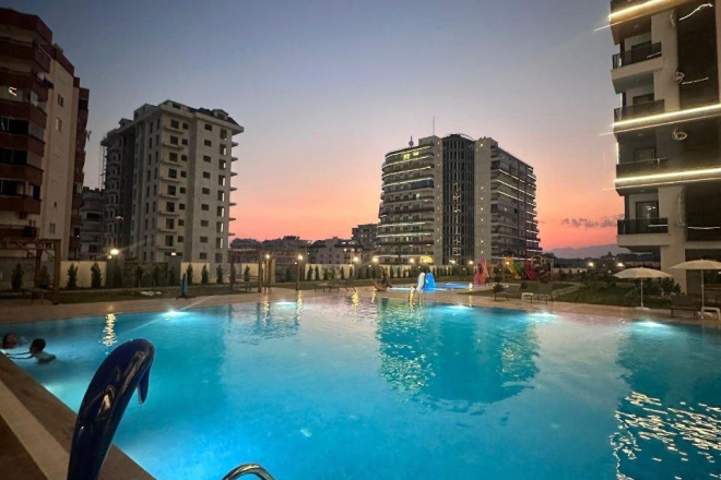 FULL AKTİVİTELİ SİTEDE 1+1 KİRALIK DAİRE
