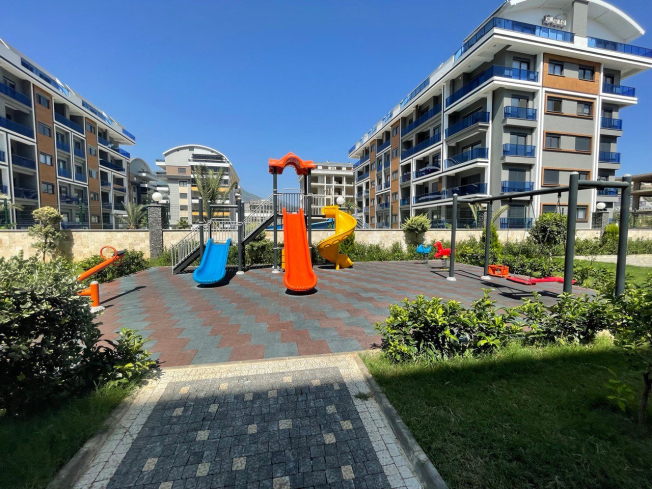 FULL AKTİVİTELİ SİTEDE EŞYALI 1+1 SATILIK DAİRE