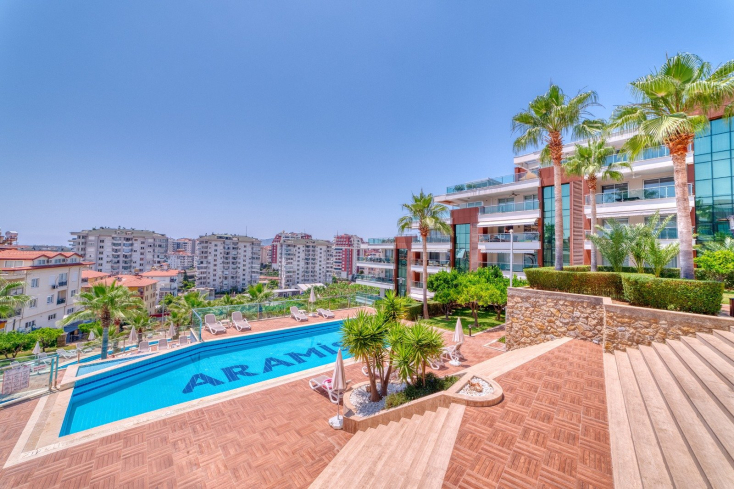 İKAMETE VE VATANDAŞLIĞA UYGUN FULL AKTİVİTELİ SİTE İÇERİSİNDE HUZURLU BİR YAŞAM