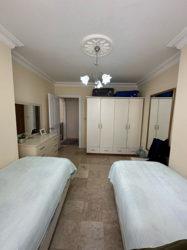 MAHMUTLARDA 2+1 EŞYALI GENİŞ DAİRE MAHMUTLARDA 2+1 EŞYALI GENİŞ DAİRE