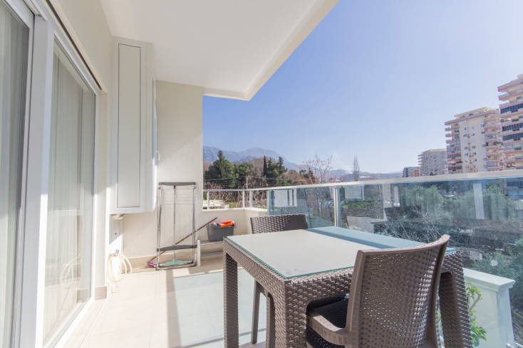 Уютная меблированная квартира 1+1 с видом на горы и богатой инфраструктурой Уютная меблированная квартира 1+1 с видом на горы и богатой инфраструктурой