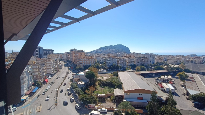 Пентхаус 2+1 под ВНЖ, с панорамным видом на море и крепость в комплексе в районе Клеопатра