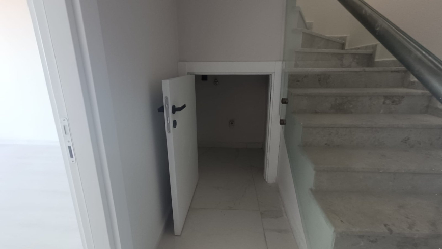 Пентхаус 2+1 под ВНЖ, с панорамным видом на море и крепость в комплексе в районе Клеопатра