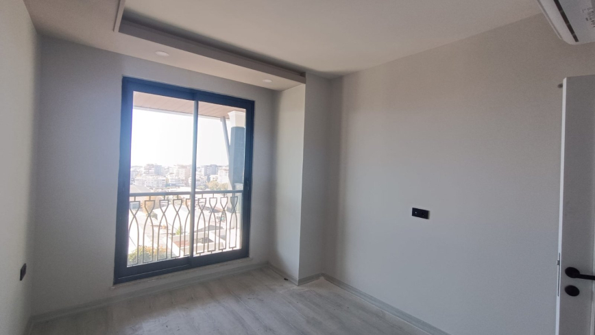 Пентхаус 2+1 под ВНЖ, с панорамным видом на море и крепость в комплексе в районе Клеопатра