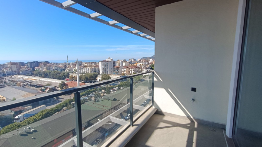 Пентхаус 2+1 под ВНЖ, с панорамным видом на море и крепость в комплексе в районе Клеопатра