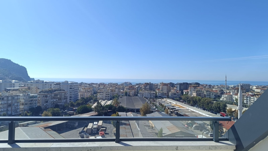 Пентхаус 2+1 под ВНЖ, с панорамным видом на море и крепость в комплексе в районе Клеопатра