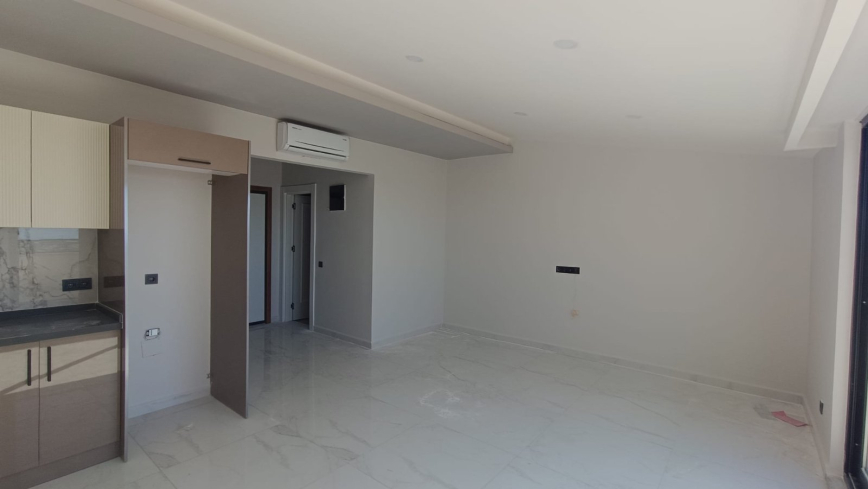 Пентхаус 2+1 под ВНЖ, с панорамным видом на море и крепость в комплексе в районе Клеопатра