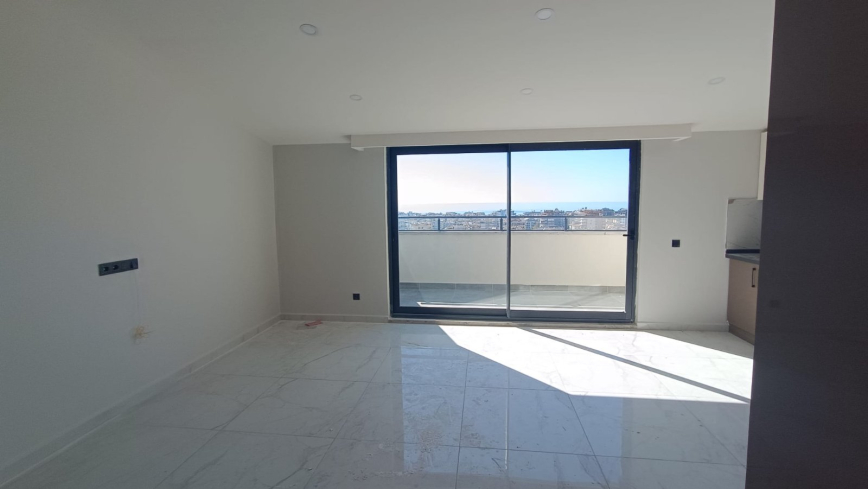 Пентхаус 2+1 под ВНЖ, с панорамным видом на море и крепость в комплексе в районе Клеопатра