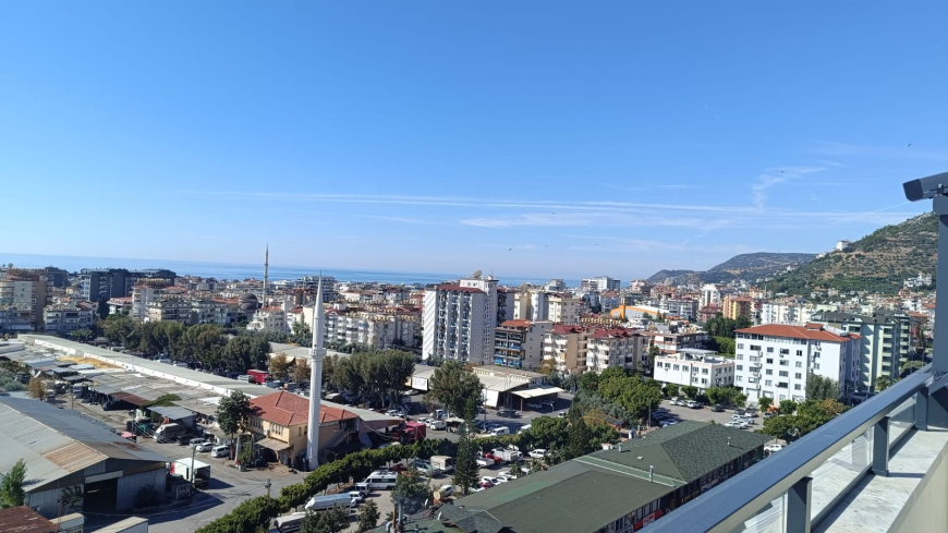 Пентхаус 2+1 под ВНЖ, с панорамным видом на море и крепость в комплексе в районе Клеопатра