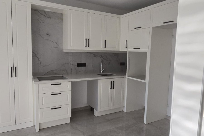 Стильная квартира 1+1 в районе Оба — 600 м до моря, премиум-комплекс, возможна под краткосрочную аренду