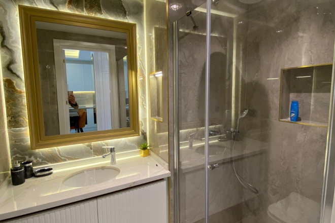 Стильные апартаменты 1+1 с мебелью в 4 минутах от пляжа – идеальны для жизни и аренды