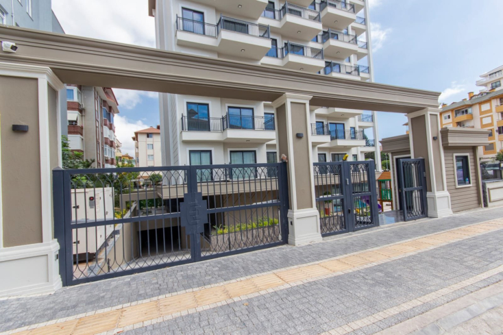 Меблированная 1+1 у моря в престижном районе c возможностью получения  ВНЖ