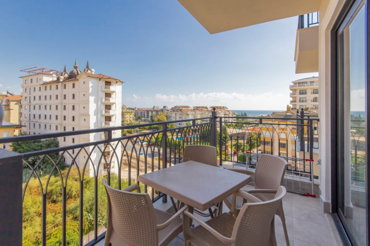 Меблированная 1+1 у моря в престижном районе c возможностью получения  ВНЖ