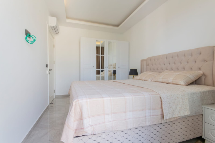 Меблированная 1+1 у моря в престижном районе c возможностью получения  ВНЖ