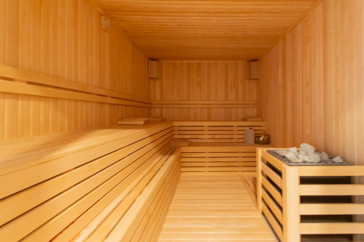 Меблированная 1+1 у моря в престижном районе c возможностью получения  ВНЖ