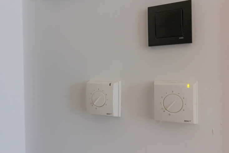 Меблированная 1+1 у моря в престижном районе c возможностью получения  ВНЖ