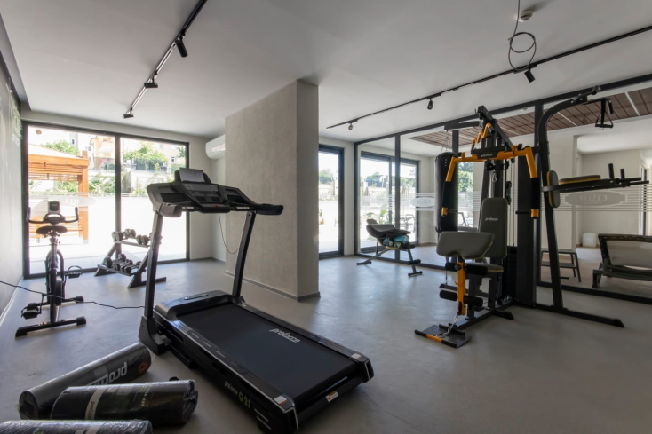 Меблированная 1+1 у моря в престижном районе c возможностью получения  ВНЖ