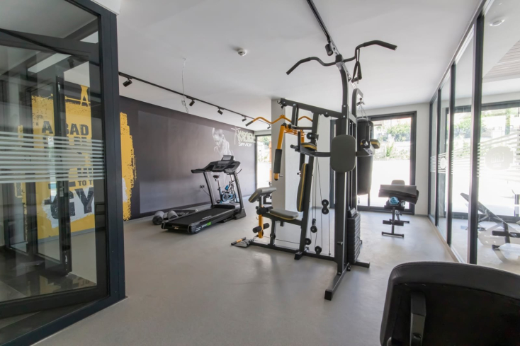 Меблированная 1+1 у моря в престижном районе c возможностью получения  ВНЖ