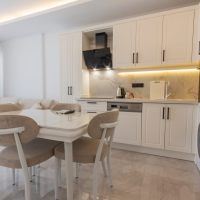 Меблированная 1+1 у моря в престижном районе c возможностью получения  ВНЖ