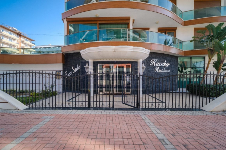 Квартира 1+1 на первой береговой линии в Оба — 50 м до песчаного пляжа, супер-цена