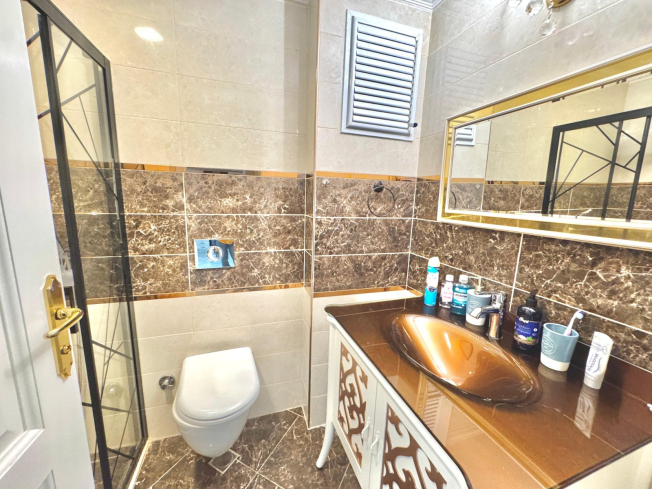 Квартира 1+1 на первой береговой линии в Оба — 50 м до песчаного пляжа, супер-цена