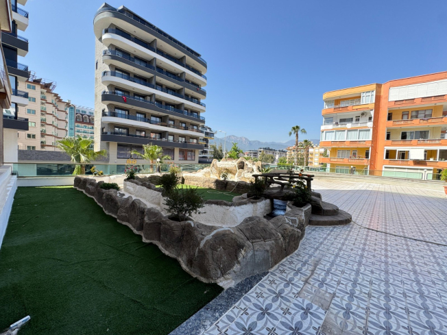 Квартира 1+1 на первой береговой линии в Оба — 50 м до песчаного пляжа, супер-цена