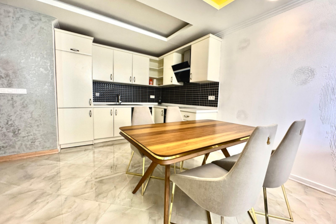 Квартира 1+1 на первой береговой линии в Оба — 50 м до песчаного пляжа, супер-цена