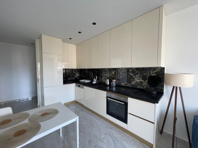 Готовая квартира 1+1 у моря в престижной Оба — меблированный вариант