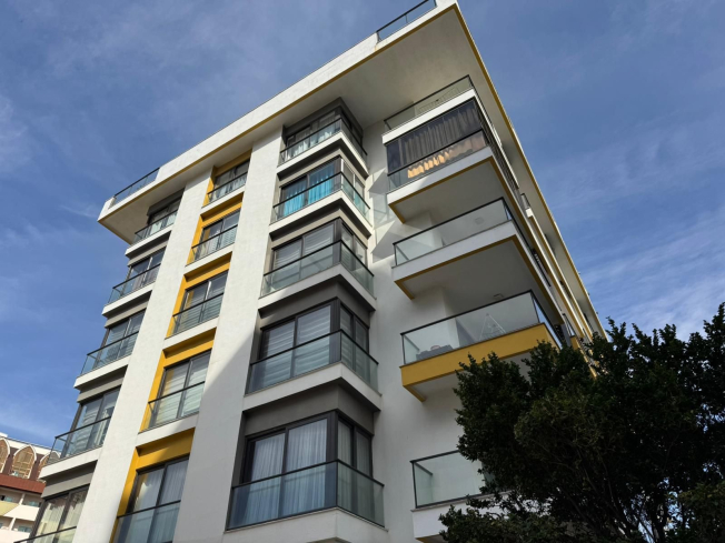 Современная меблированная квартира 1+1 в 100 метрах от моря в Обе