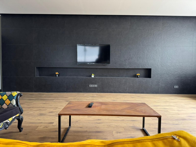 Современная меблированная квартира 1+1 в 100 метрах от моря в Обе