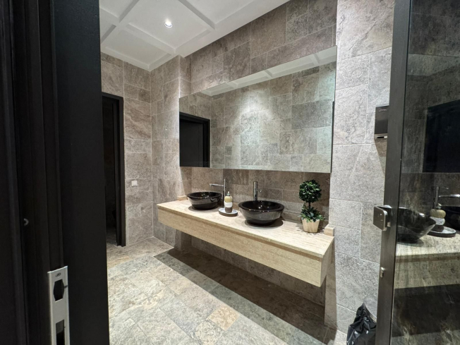 Современная меблированная квартира 1+1 в 100 метрах от моря в Обе