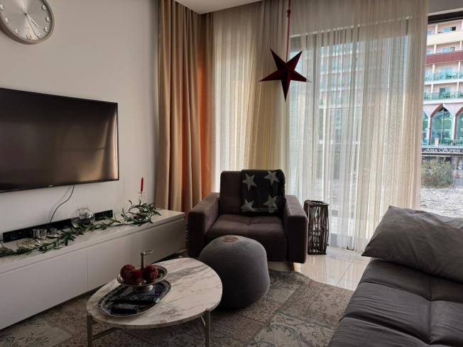 Современная меблированная квартира 1+1 в 100 метрах от моря в Обе