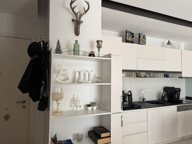 Современная меблированная квартира 1+1 в 100 метрах от моря в Обе