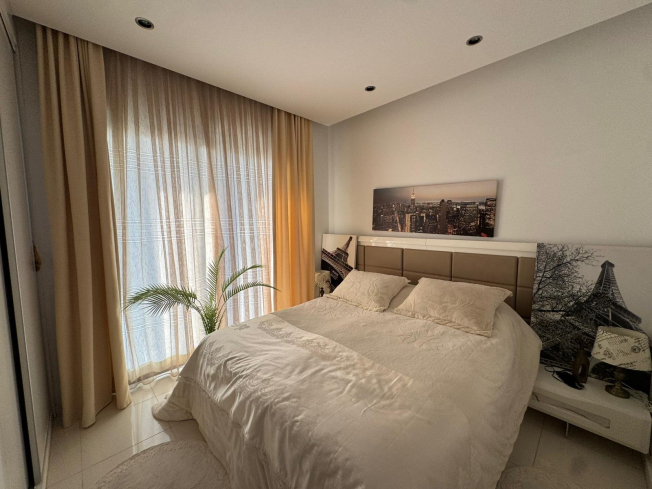 Современная меблированная квартира 1+1 в 100 метрах от моря в Обе