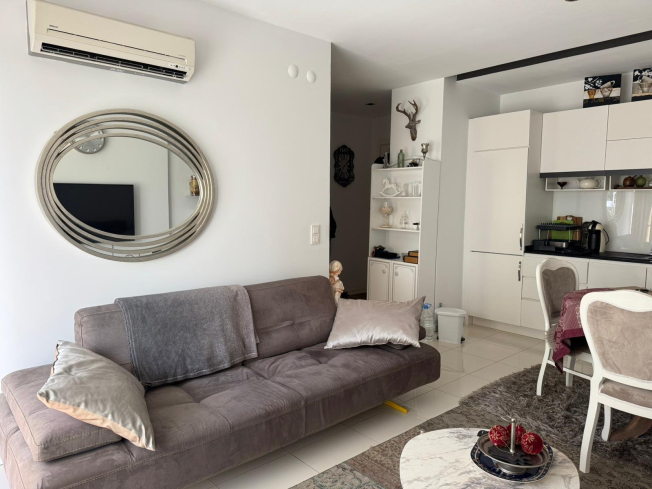 Современная меблированная квартира 1+1 в 100 метрах от моря в Обе