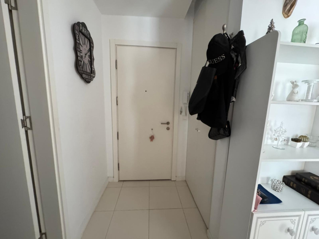 Современная меблированная квартира 1+1 в 100 метрах от моря в Обе