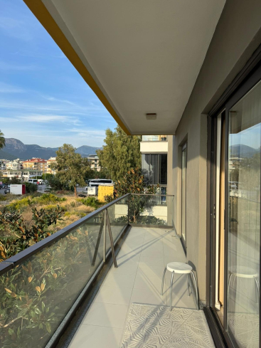 Современная меблированная квартира 1+1 в 100 метрах от моря в Обе