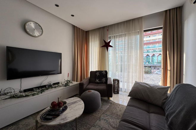 Современная меблированная квартира 1+1 в 100 метрах от моря в Обе