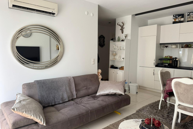 Современная меблированная квартира 1+1 в 100 метрах от моря в Обе