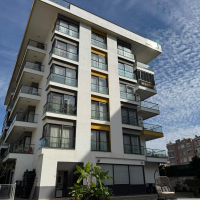 Современная меблированная квартира 1+1 в 100 метрах от моря в Обе