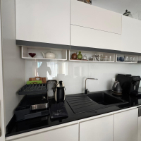 Современная меблированная квартира 1+1 в 100 метрах от моря в Обе