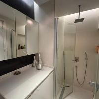 Современная меблированная квартира 1+1 в 100 метрах от моря в Обе