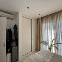 Современная меблированная квартира 1+1 в 100 метрах от моря в Обе