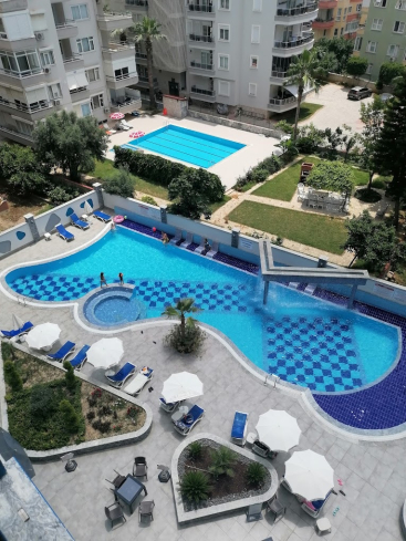 Комфортная 2+1 рядом с пляжем Клеопатра — с мебелью и инфраструктурой