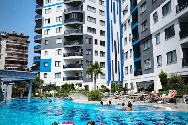 Комфортная 2+1 рядом с пляжем Клеопатра — с мебелью и инфраструктурой